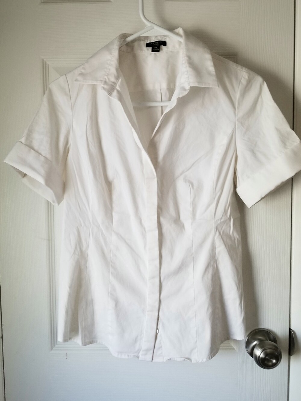 ❗Ann Taylor Button Down White Quarter Sleeve Top 6P❗